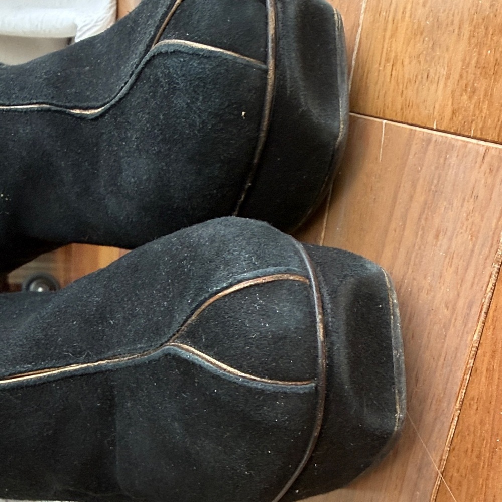 Yves Saint Laurent Tribute Black Heeled Boots - Picture 6 of 8